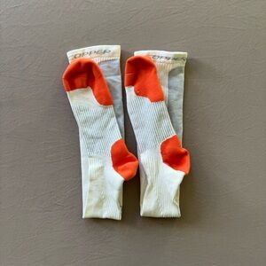 Tommie Copper Performance Over The Calf Compression Socks